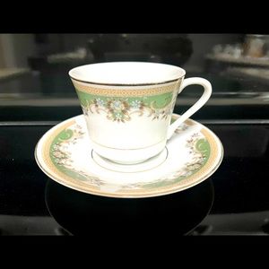 Everbrite ALBERTA Tea Cup and Saucer Set.
Crafted In Japan